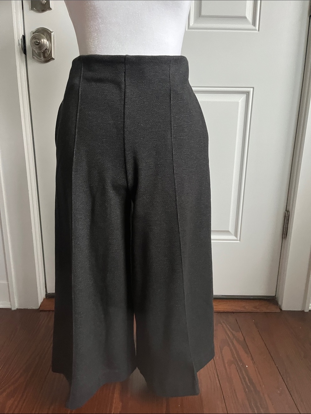 Uniqlo Dark Grey High Waisted Culottes